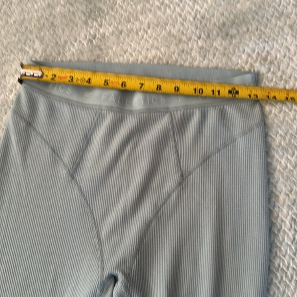 Fabletics Active Set Aqua - Picture 7 of 11